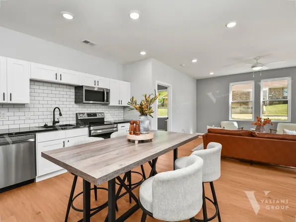 The Knoll, 505 W Grand St #309, Springfield, MO 65807