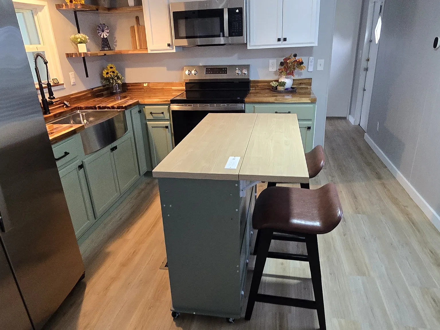 2202 Lois Blvd — Photo 3
