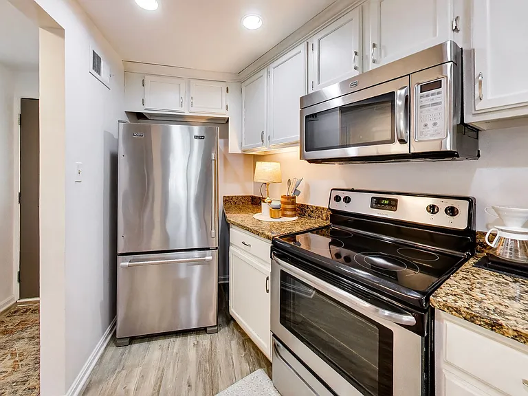 11910 Crosswind Ct — Photo 9
