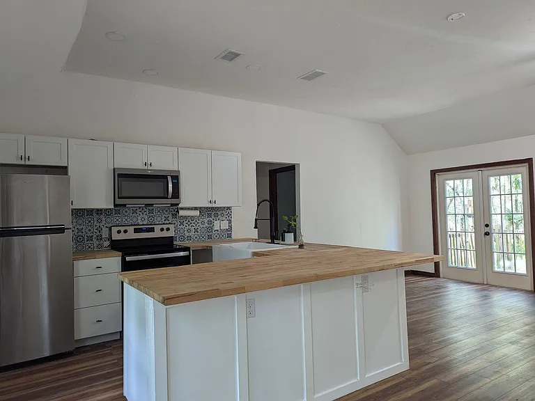 5208 SW 86th Ter — Photo 9
