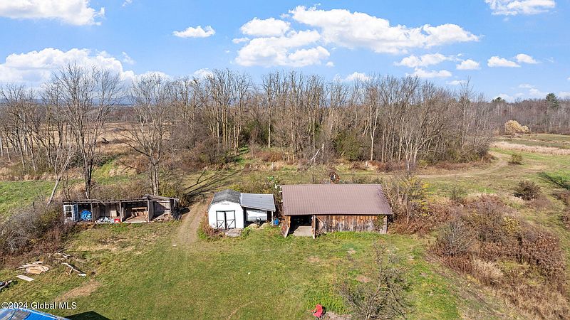 3rd image of 403 Townline Road