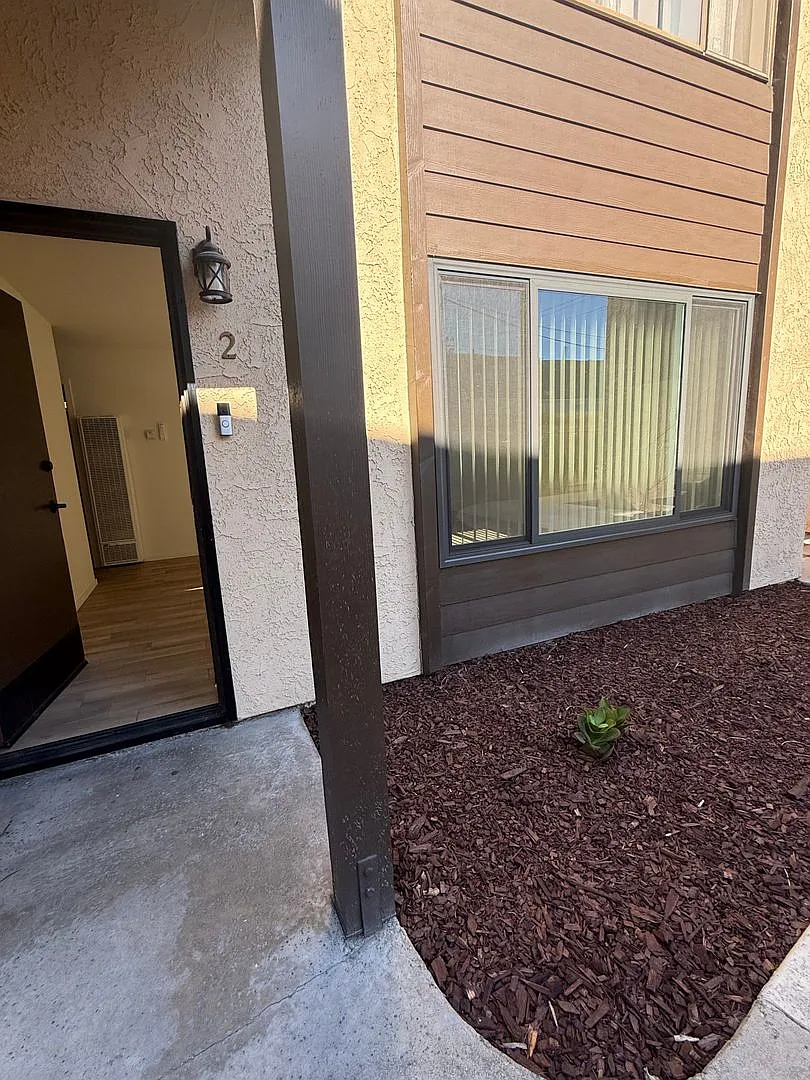 1211 E Appleton St, Long Beach — Photo 2