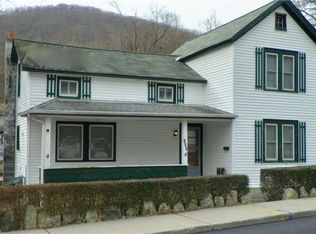 123 Mountain Ave, Highland Falls, NY 10928