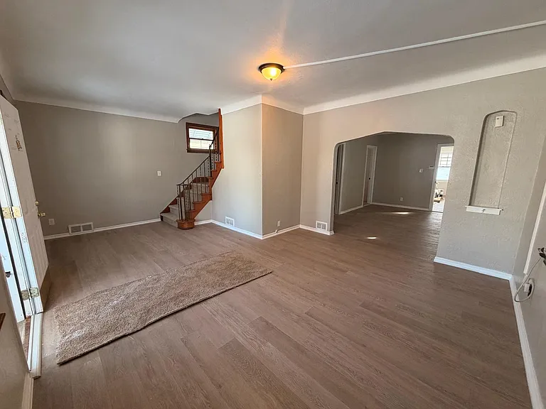324 E Oakland St — Photo 3