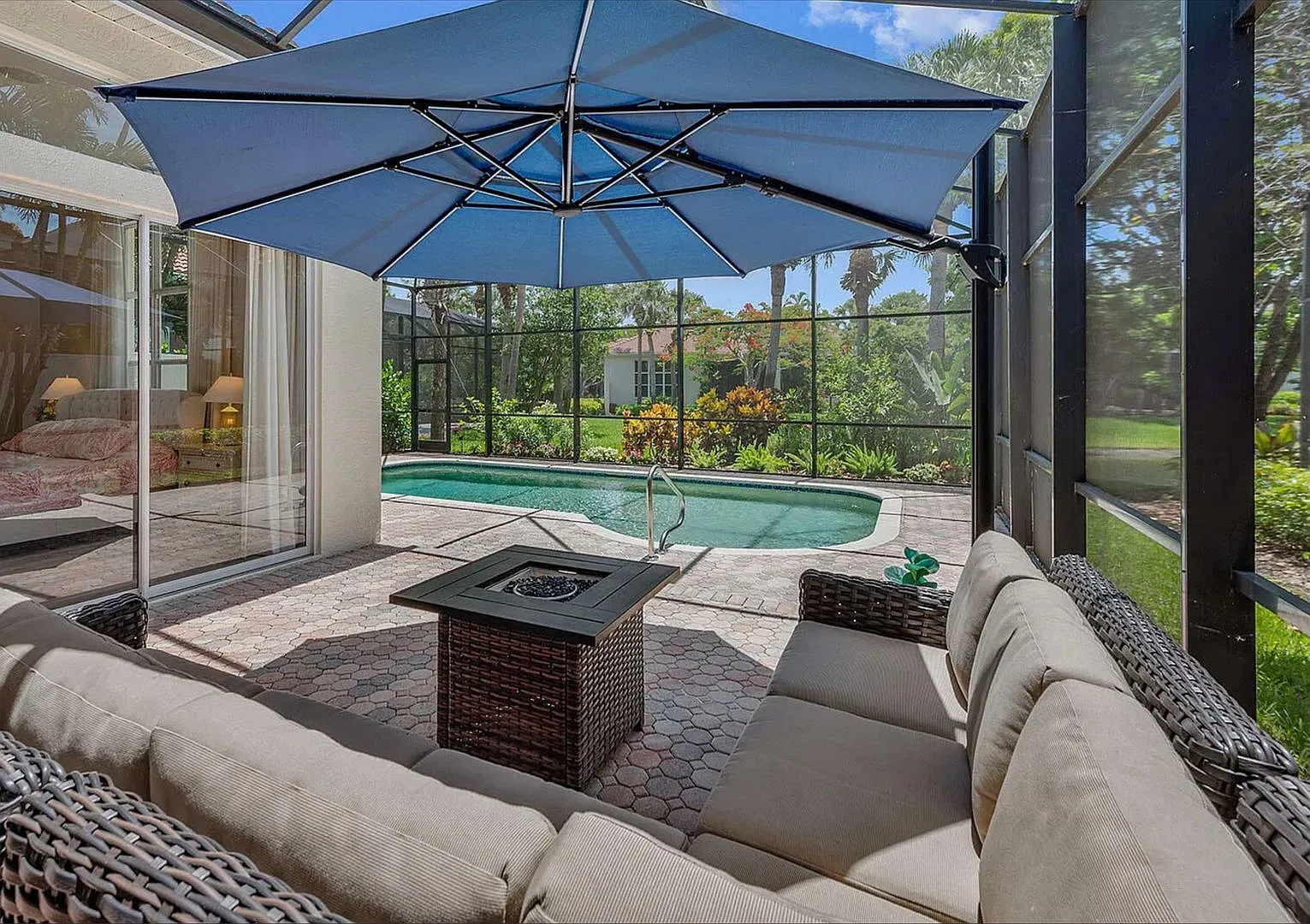 ** Luxury Furnished 2 bedrooms plus a den with Queen Bed\2 bath Private Pool Home in Fiddler's Cr... — Photo 1