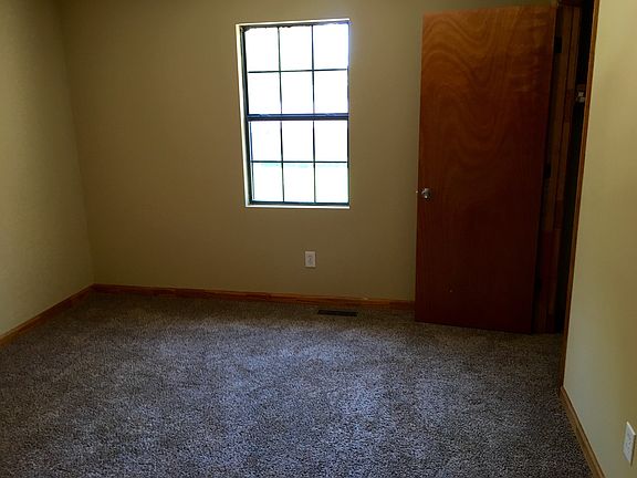 5th image of 59 Evergreen Ln APT 9