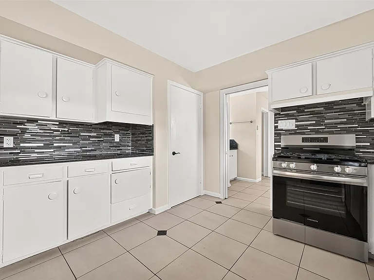 4002 Mischire Dr — Photo 21