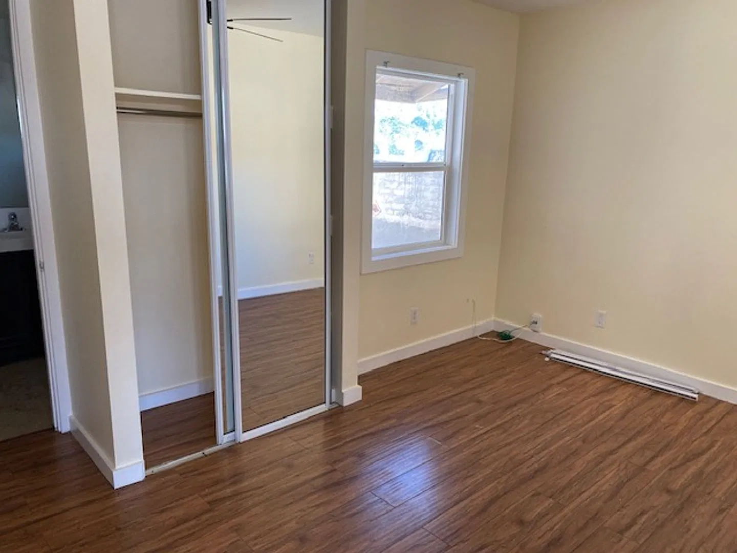 1 bed, 1.0 bath, $1,650 — Photo 2