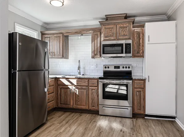 205 Memory Ln #5, Mc Louth, KS 66054