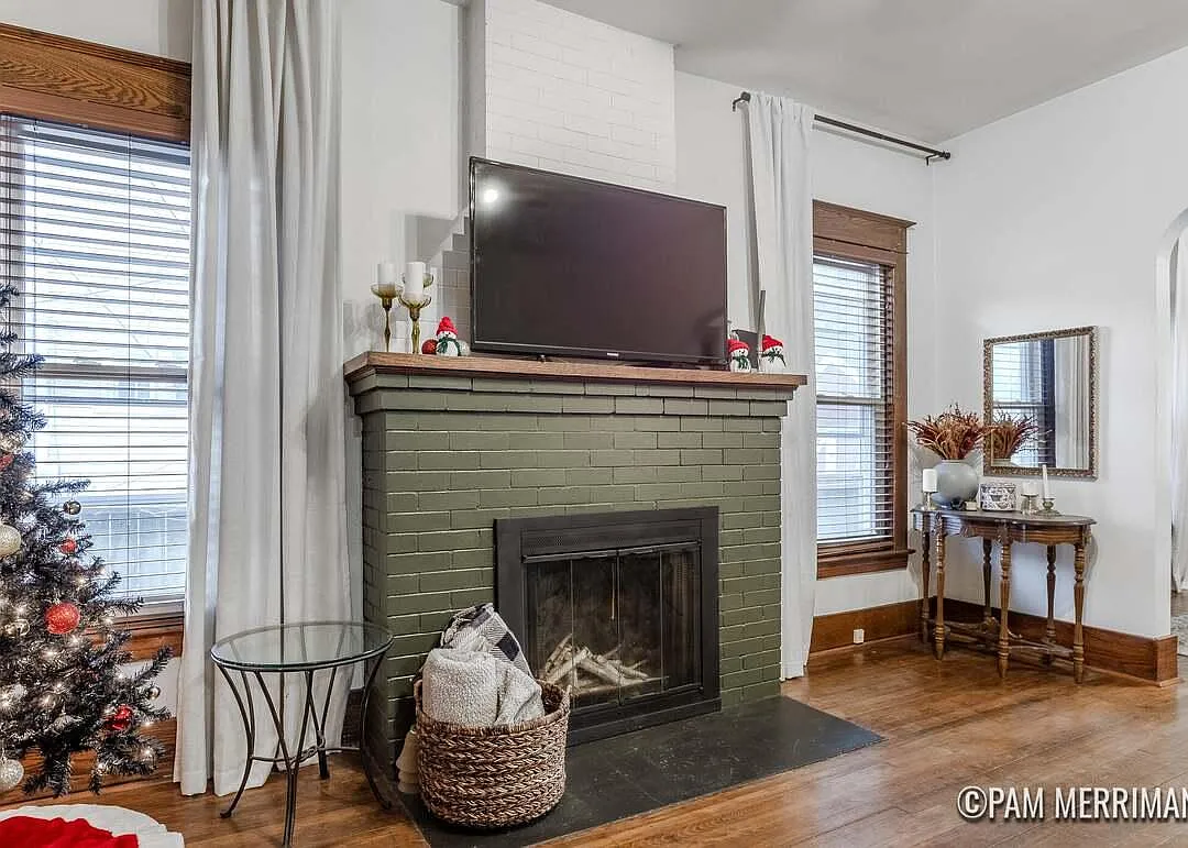 3 bed, 1.0 bath, 1032 sqft, $1,250 — Photo 3