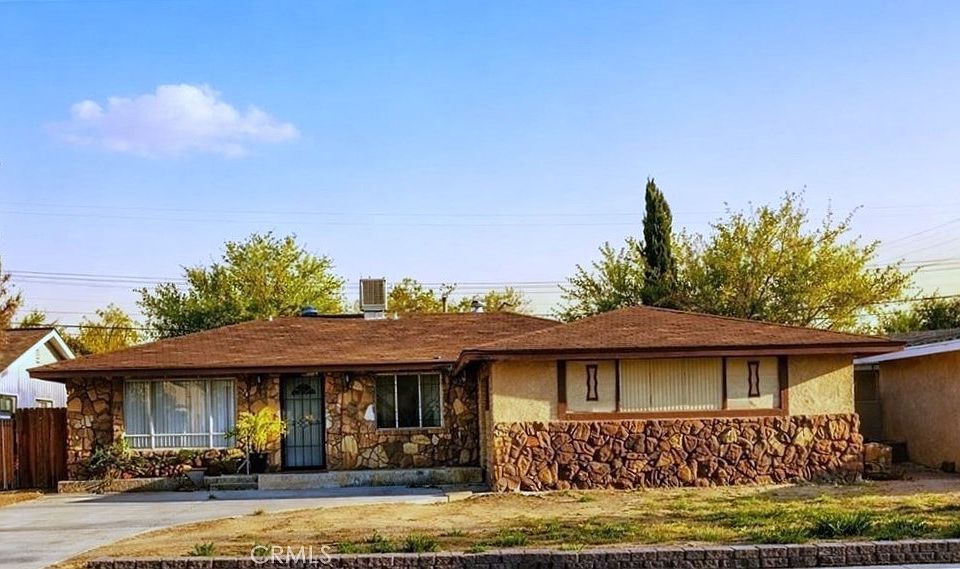 1st image of 1017 W Avenue H8