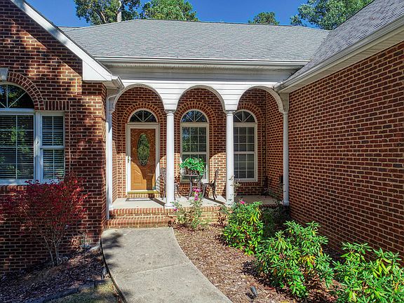 2nd image of 107 Oakmont Ln