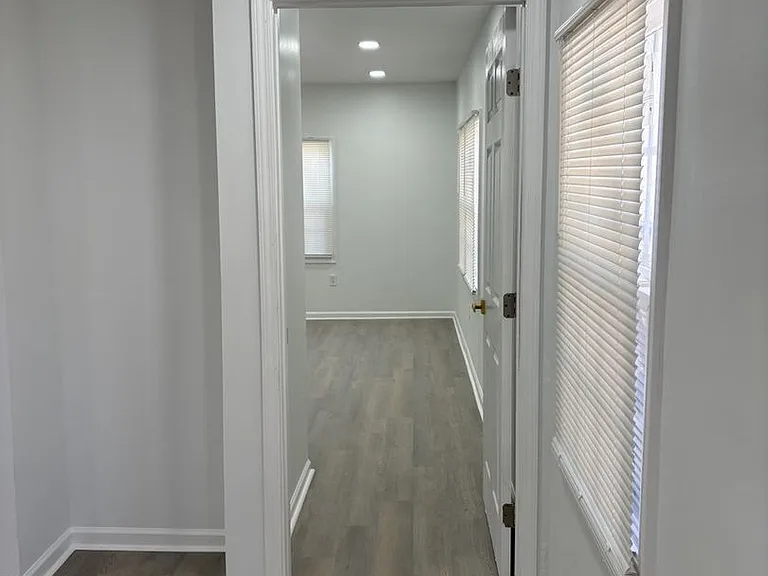 3800 E Mallory Ave — Photo 6