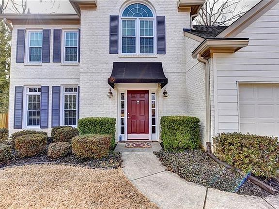 3rd image of 240 Brookhollow Trce