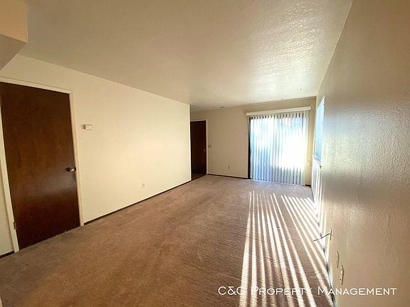 2nd image of 424 Dela Vina Ave