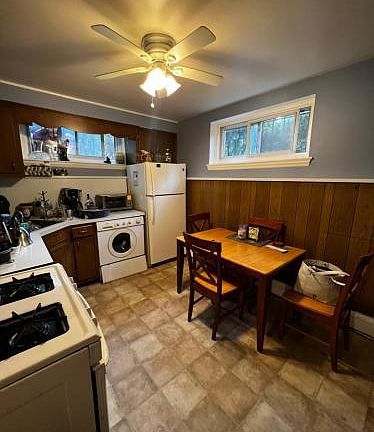 5th image of 123 Scott Ave Floor 1