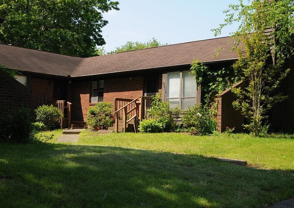 2825 Seclusion Court
