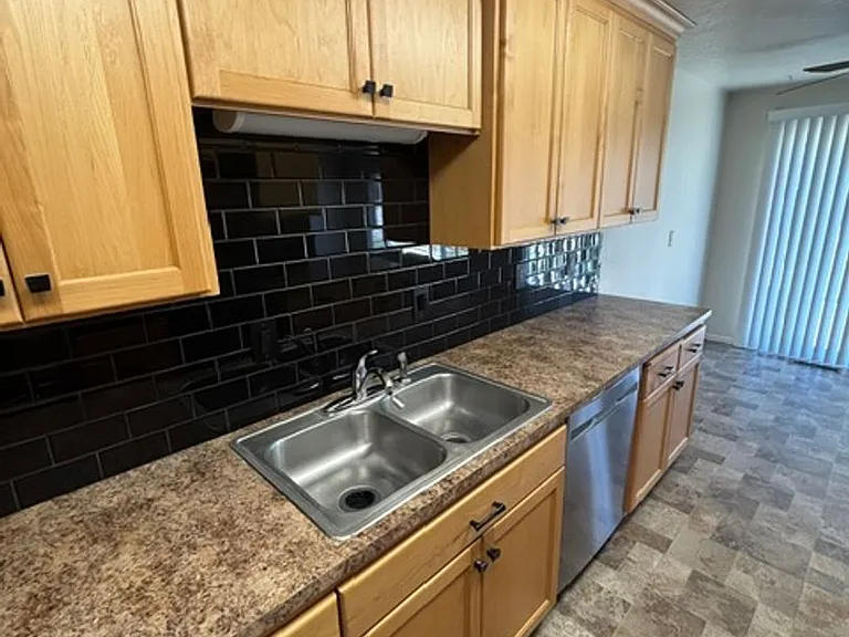 408 Pinehurst Dr — Photo 3