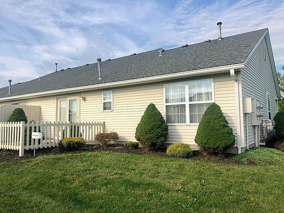 3rd image of 1018 Acorn Bay Dr