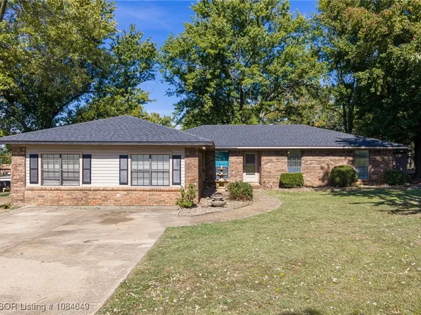 2915 N Mountain Grove Rd, Alma, AR 72921