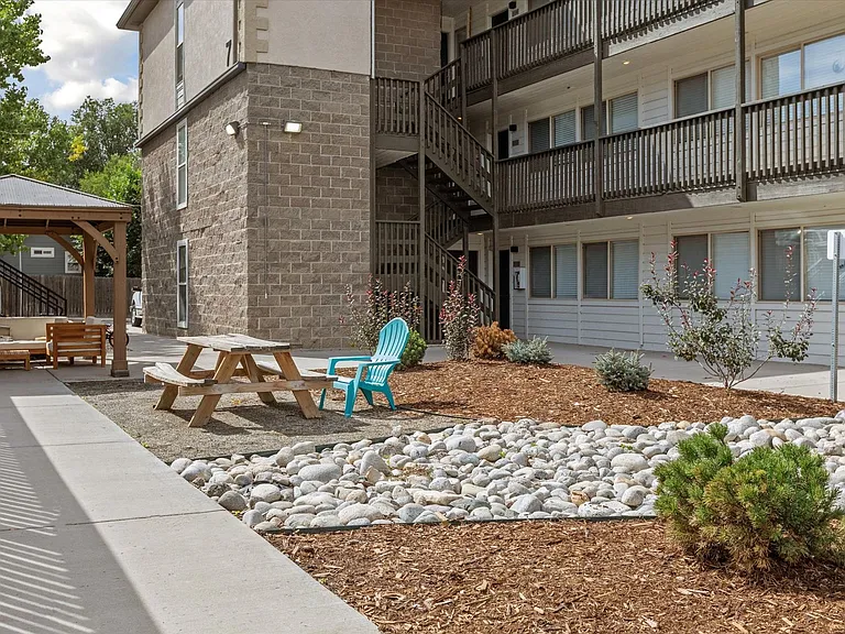 RockView Apartments — Photo 14