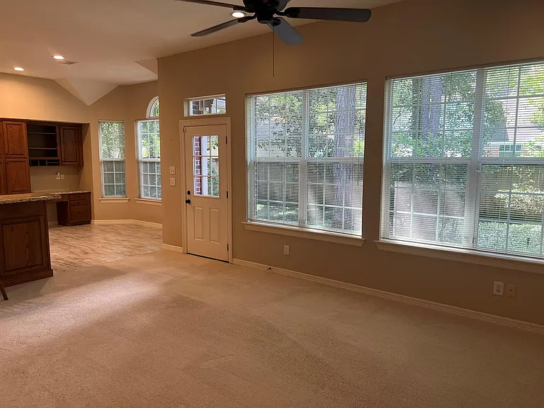 110 S Mill Trace Dr — Photo 17