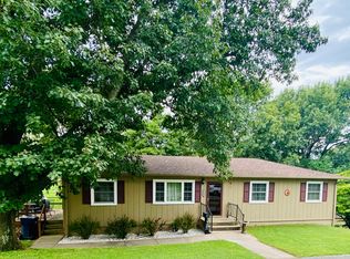 313 E Glenview Pl, Neosho, MO 64850