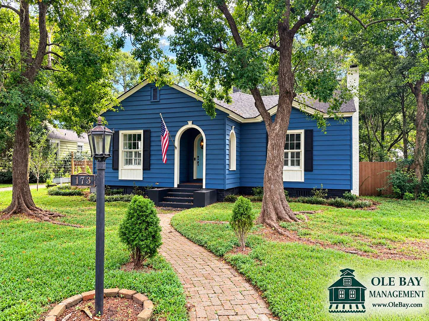 3 bed, 2.0 bath, 2100 sqft, $2,050 — Photo 1