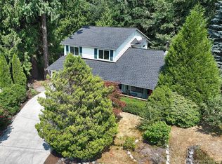 4323 Shadowood Dr, Clinton, WA 98236
