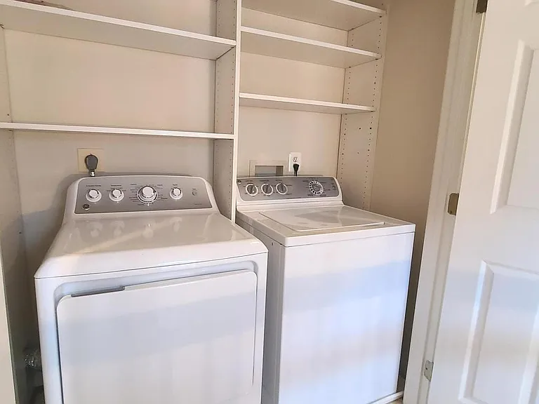 2511 Gadsby Pl — Photo 18