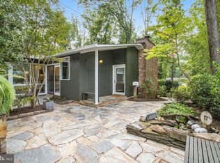 1947 Marthas Rd, Alexandria, VA 22307