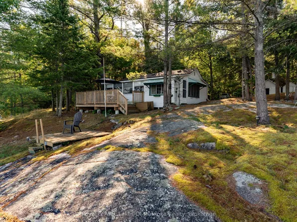 1010 Tara Ln, Gravenhurst, ON P0E 1G0