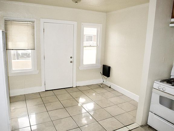 4th image of 1187 N Loma Vista Dr