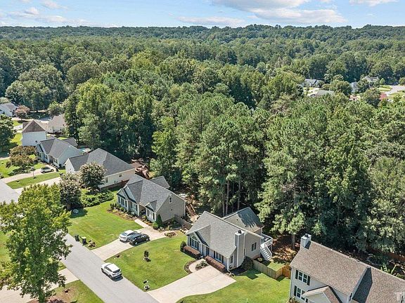 Peace & Quiet in this family-friendly neighborhood.