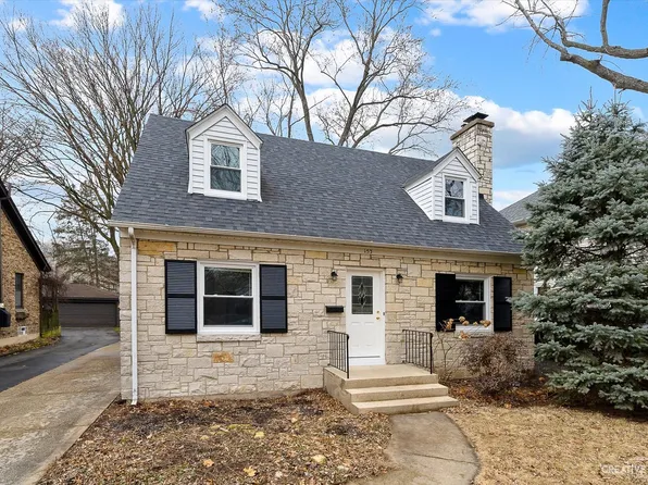 153 S Commonwealth Ave, Aurora, IL 60506