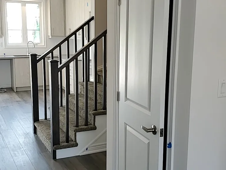 120 Court Dr — Photo 5