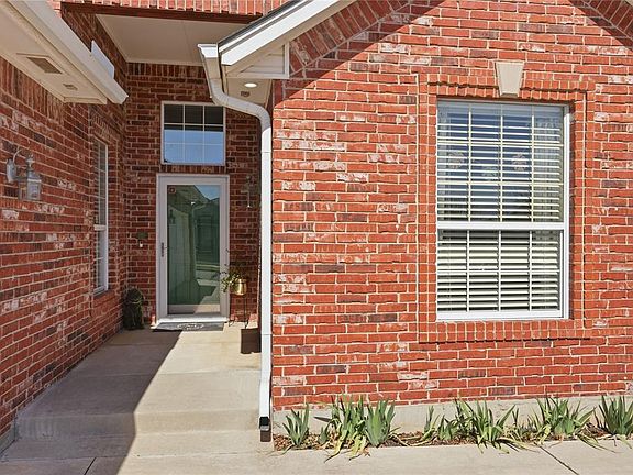 4th image of 3613 Ladybank Ln