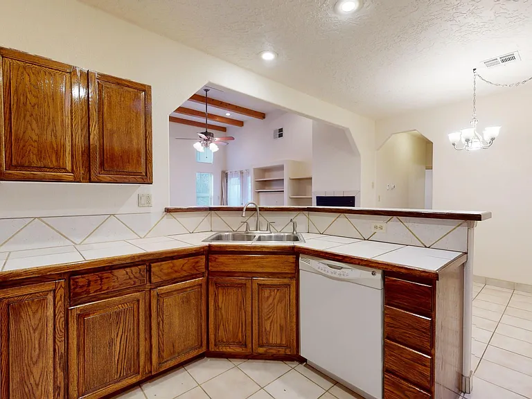 3496 Northpointe Dr — Photo 19