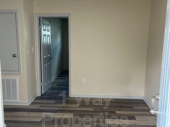 3rd image of 1730 Esther St #B