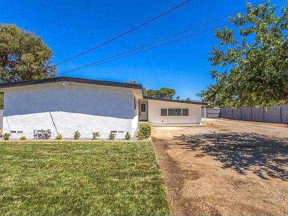 3rd image of 40702 Shellie Ln