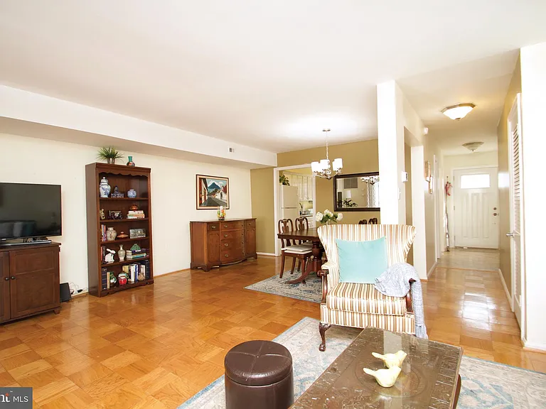 886 Azalea Dr #22 — Photo 4