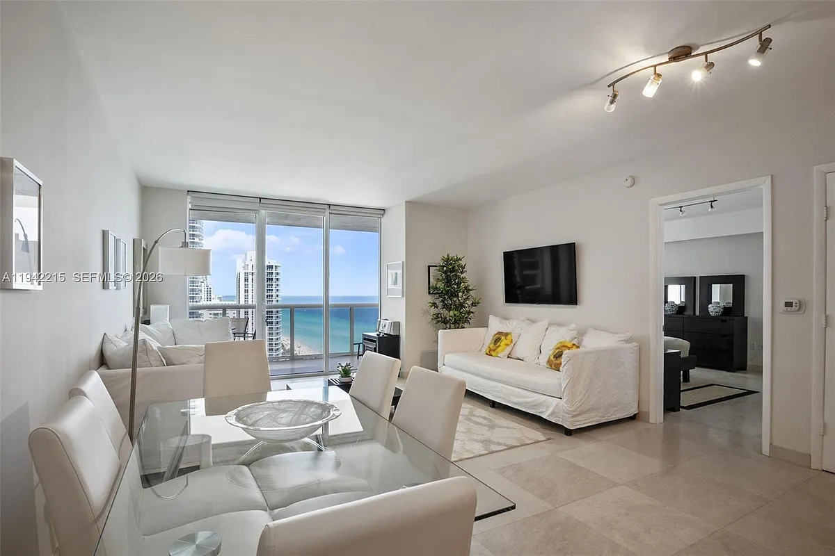 Building Photo - 1830 S Ocean Dr #2110