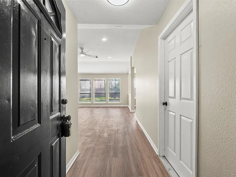 7134 Prairie Village Dr — Photo 2