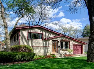 715 N Fairview Ave, Mount Prospect, IL 60056