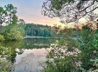 18 Newport Dr, Crestview, FL 32539