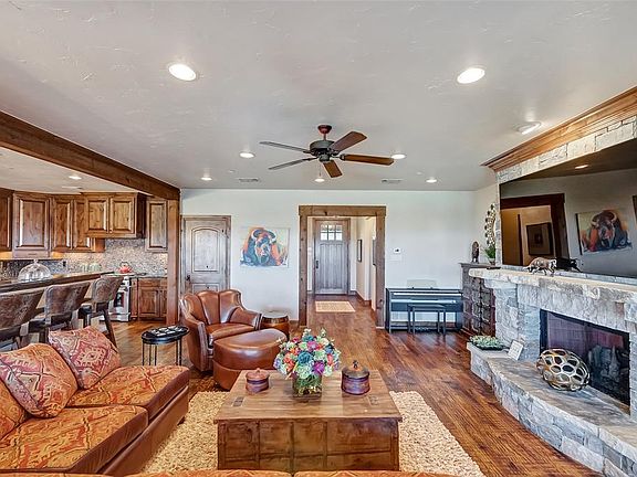 2nd image of 1653 Scenic Dr Unit 202
