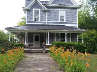 195 Hartwell St, Royston, GA 30662