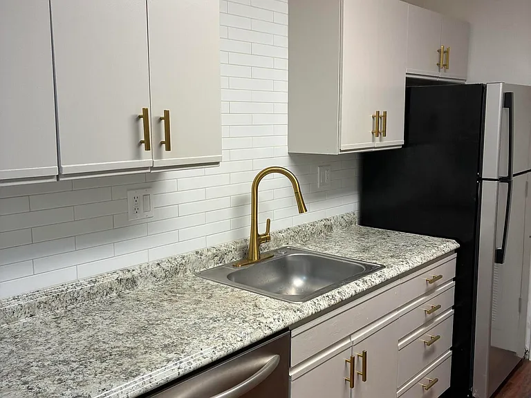 51 Hilltop Dr #51 — Photo 6