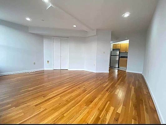 2nd image of 175 W 85th St #1A