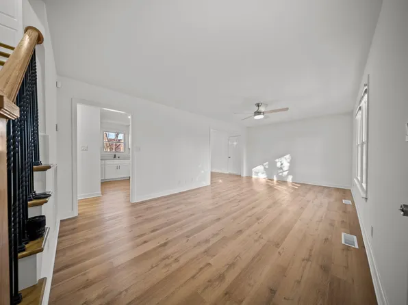 371 Manorstone Ln, Clarksville, TN 37042